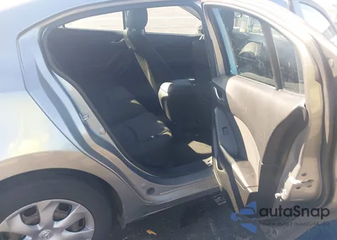 2015 Mazda Mazda3 I Sv z USA, uszkodzony, nr VIN JM1BM1T72F1236275